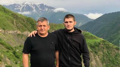 Нурмагомедов поблагодарил отца после победы над Гэтжи