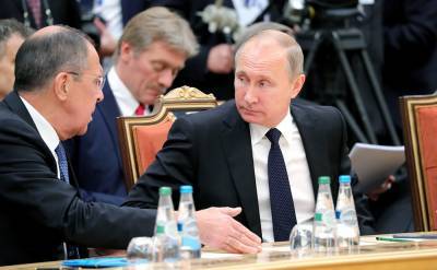 Песков: Путин не контактировал с ушедшим на самоизоляцию Лавровым