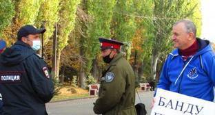 Пикеты против преследования активистов нашли отклик у прохожих в Волгограде