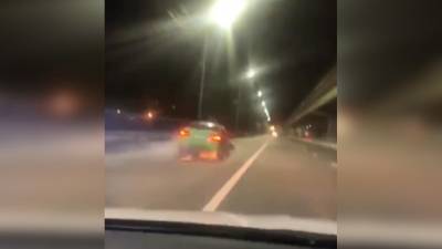 Пьяный водитель на BMW без колеса устроил искрометные гонки с полицией. Видео