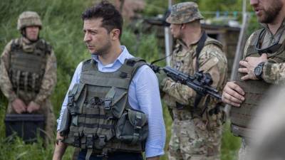 Зеленский заявил, что соблюдение режима тишины на Донбассе «не видит только слепой». Вчера боевики пять раз обстреляли позиции ВСУ