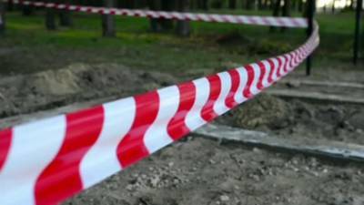 СК проверит обстоятельства гибели девушки после падения в яму в Москве