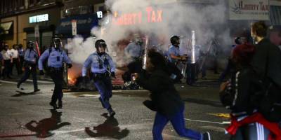 В США протестующие напали на съемочную группу Первого канала