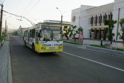 Плату в троллейбусах без кондуктора в Чите будет брать водитель