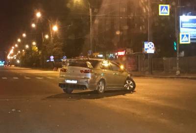 В Петербурге в ночном ДТП пострадала пассажирка Volkswagen