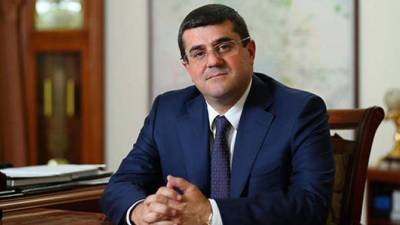 Президент Карабаха заявил, что направляется на передовую