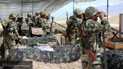 Азербайджан сообщил о продолжении ожесточенных боев в Карабахе