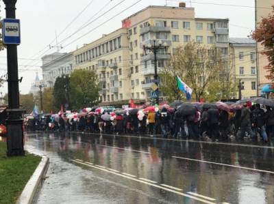 В Хабаровске 13-ую субботу подряд сотни жителей вышли на "губернаторскую" акцию