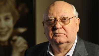 Горбачев заявил о недопустимости попыток поссорить народы РФ и ФРГ