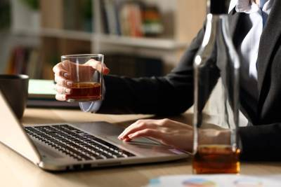 96% работников Ульяновской области негативно относятся к употреблению алкоголя в рабочее время