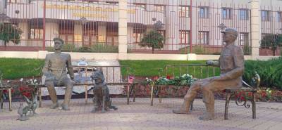 В Нижнем Новгороде неизвестные расчищают стихийный мемориал памяти Ирины Славиной