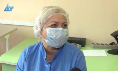 Медсестра, которая первой в Карелии привилась от коронавируса, жалуется на самочувствие