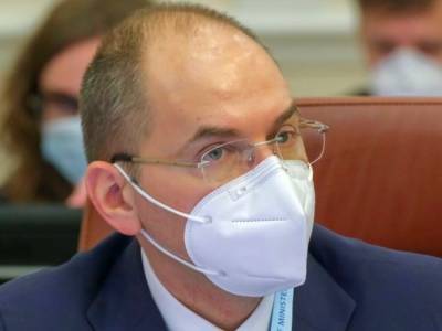 Экономист про слова Степанова о повышении зарплат врачам выше 20 тысяч гривен: средств не хватит