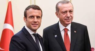 Политологи объяснили связь выпадов Макрона в сторону Эрдогана с конфликтом в Карабахе