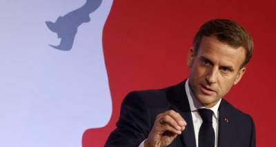 Макрон представил "радикальный план" борьбы с исламским сепаратизмом во Франции