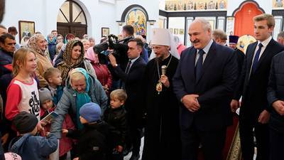 Лукашенко пообщался с Гуцериевым в церкви