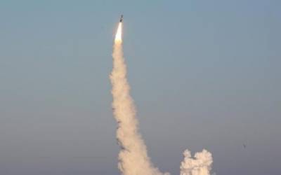 Азербайджанские военные первыми в мире применили баллистическую ракету LORA