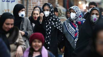 В Тегеране закрывают школы, мечети и кафе из-за третьей волны коронавируса