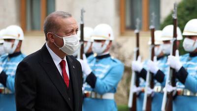 Эрдоган пригрозил курдам новой турецкой операцией в Сирии