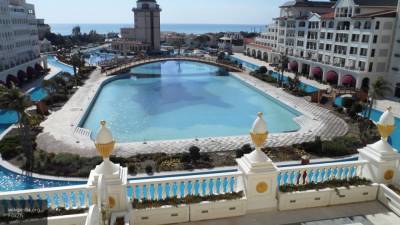 Известнейшие гостиницы Турции закрываются до окончания сезона