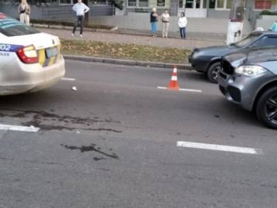 В центре Николаева BMW X5 сбил мужчину на пешеходном переходе