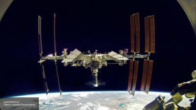 Российские космонавты на МКС готовятся выпить воду из переработанной мочи