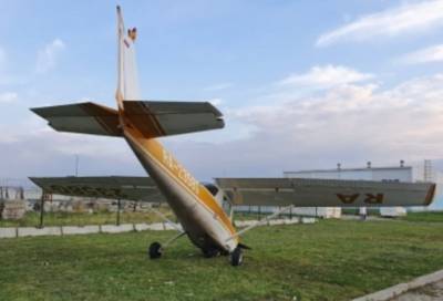 Частный самолёт совершил аварийную посадку в Ленинградской области