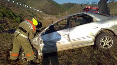 Машина с подростками упала с обрыва в Карачаево-Черкесии