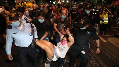 Митинги против Нетаниягу: неизвестные избивали манифестантов