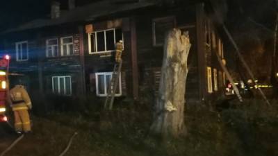 Пять человек погибли из-за пожара в жилом доме в Свердловской области