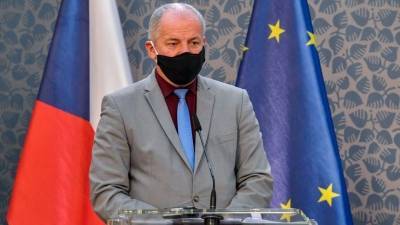 После ужина — в отставку: глава Минздрава Чехии нарушил свой указ в разгар COVID