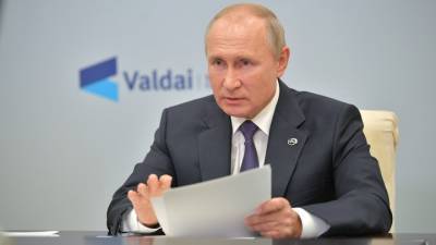 Путин поднял вопрос о новой выплате: "100% среднего заработка независимо от стажа"