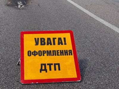 На Печерске в Киеве из-за глупого маневра водителя Opel произошло ДТП