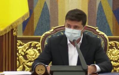 Зеленский на заседании СНБО отреагировал на решение КСУ по декларациям