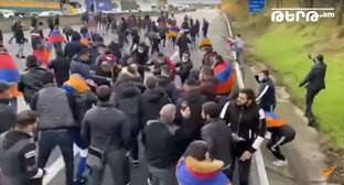 Французские врачи оценили состояние пострадавшего на акции в поддержку Карабаха