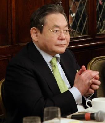 Глава концерна Samsung скончался в возрасте 78 лет - znak.com - Сеул