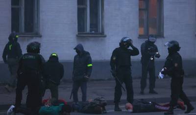 Почти 300 человек задержали при разгоне протестов в Белоруссии