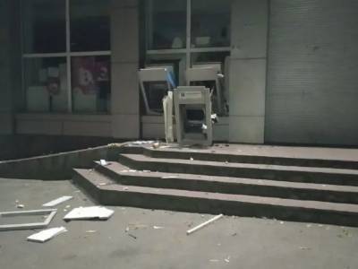В Киевской области неизвестные взорвали банкоматы и похитили кассеты с деньгами