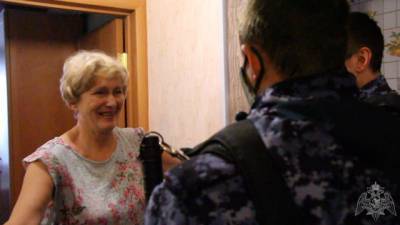В Кузбассе росгвардейцы спасли потерявшую сознание женщину