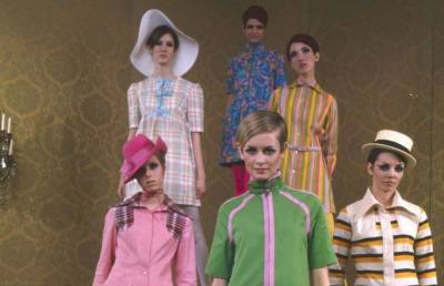 Мини-юбки, яркие аксессуары и бикини: чем запомнилась мода 1960-х?