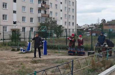 Для бабушек и дедушек в Улан-Удэ устроили концерт