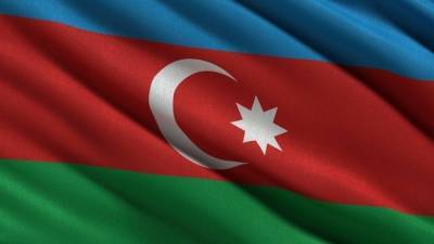 Азербайджанские военные водрузили свой флаг в занятом селе в Карабахе