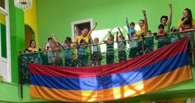 "Они хорошо играют со сверстниками": частные детсады Еревана приняли карабахских детей