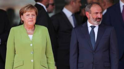 Пашинян рассказал Меркель об иностранных наемниках в Карабахе