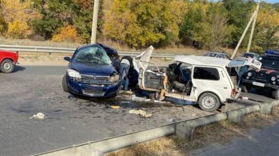 Момент аварии с двумя погибшими в Волгоградской области попал на видео