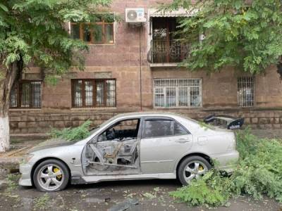 СМИ сообщают о серии взрывов в центре Степанакерта