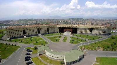 Армения сообщила о трех сбитых самолетах Азербайджана в Карабахе