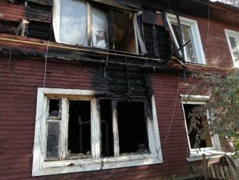 Ребенка и троих взрослых спасли пожарные из горящего дома в Соколе