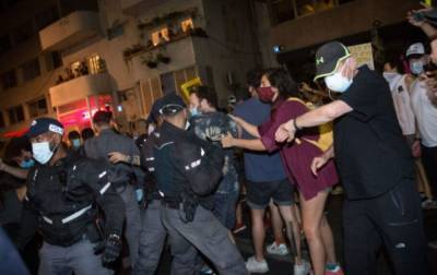 В Израиле антиправительственные протесты переросли в столкновения с полицией
