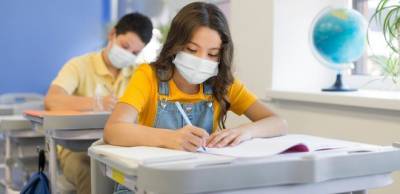 В МОЗ сообщили, сколько учеников и учителей в Украине больны COVID-19